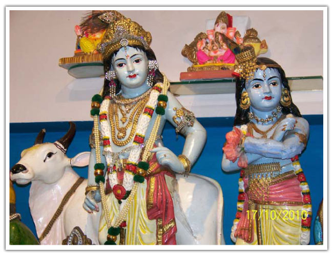 bommala koluvu